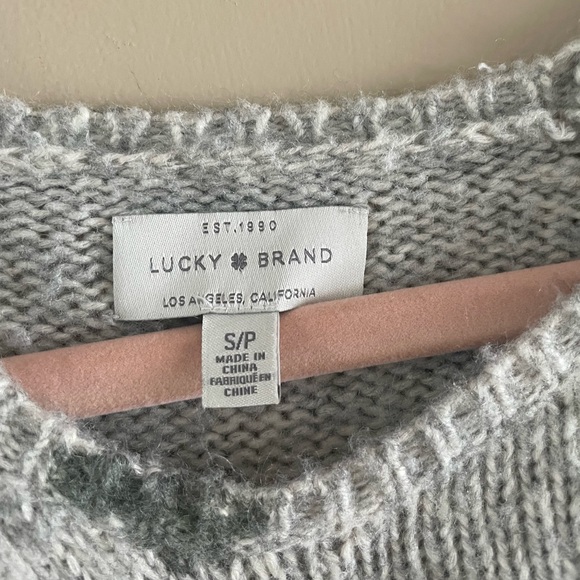 Blue Rose Pattern Sweater - Picture 3 of 4